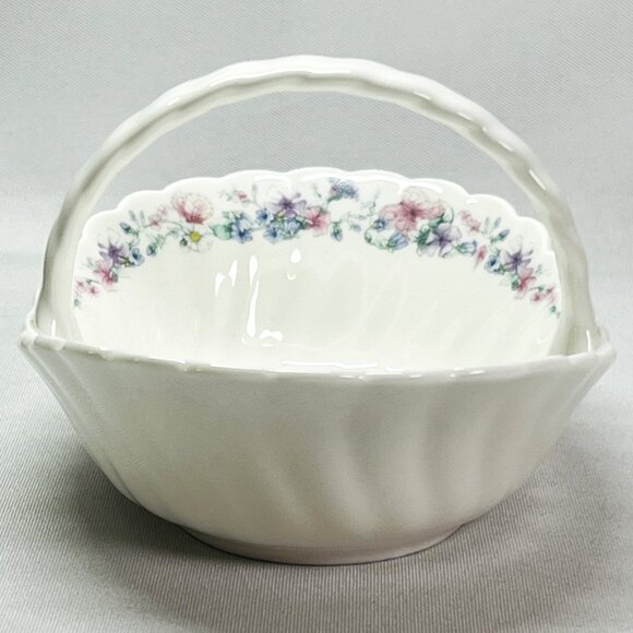 Wedgwood Porcelain Vintage Swirl Basket Angela Pink Purple Blue Floral 1980 - Picture 5 of 8